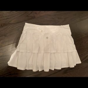 Lululemon white tennis skirt